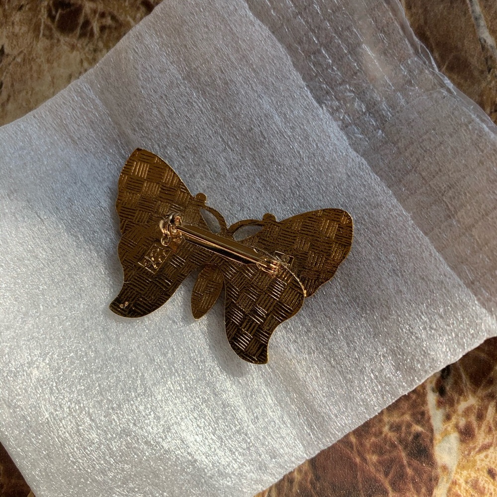 🦋Butterfly pin🦋 - Picture 3 of 4